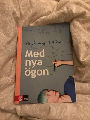 Med nya ögon: Psykologi 1 & 2a - I använt men gott skick 
