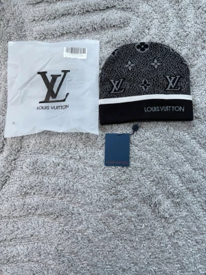 Lv mössa  - Lv mössa helt ny 