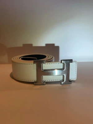 Herme’s - Helt ny!!!Vit bälte