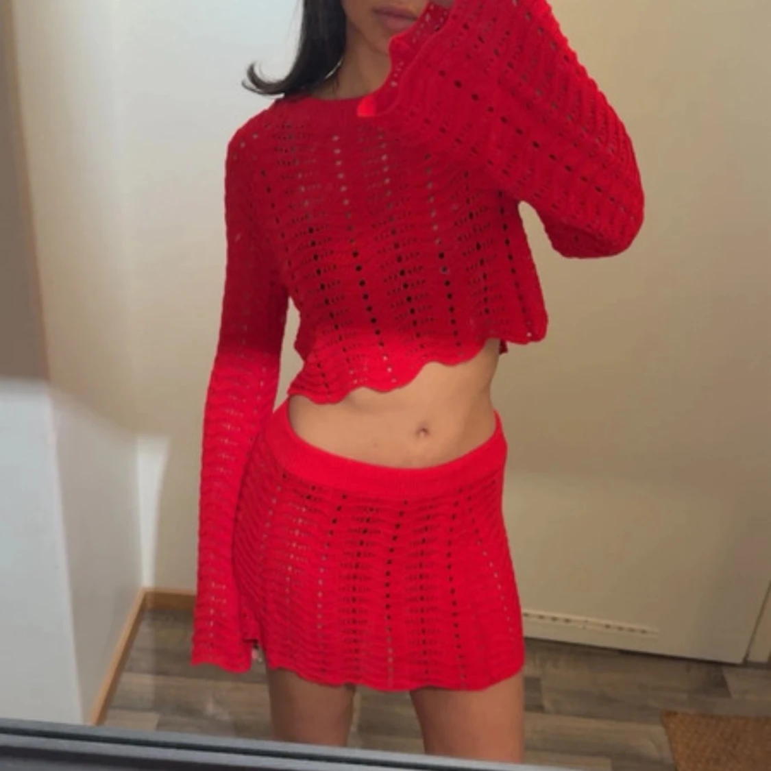 Röd stickad kortkjol - 1