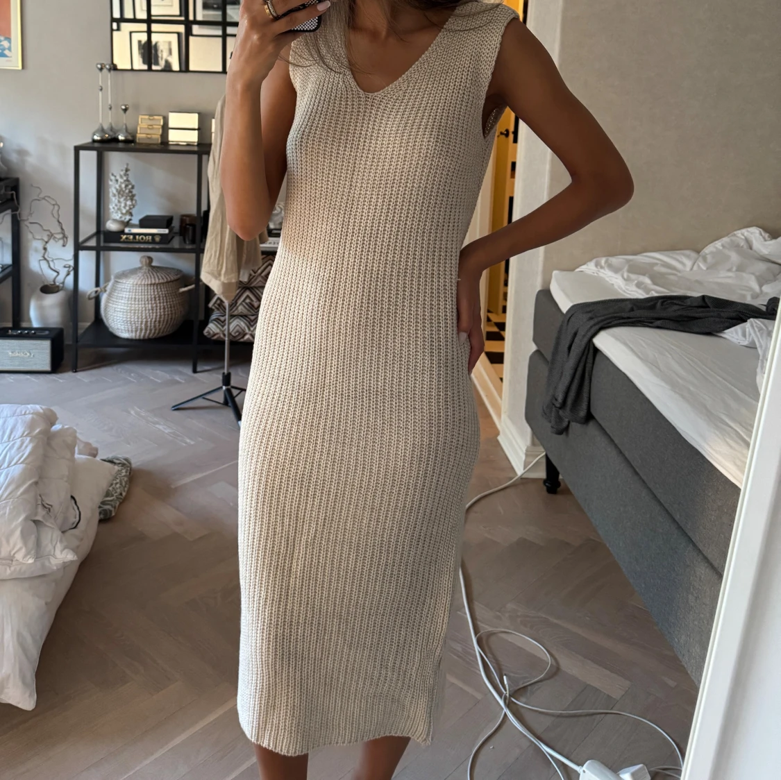 Beige stickad klänning