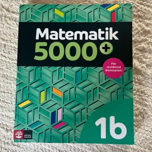 Matematik 5000+ 1b - Nypriset är mellan 500-600kr, men säljer för 300kr 🩷