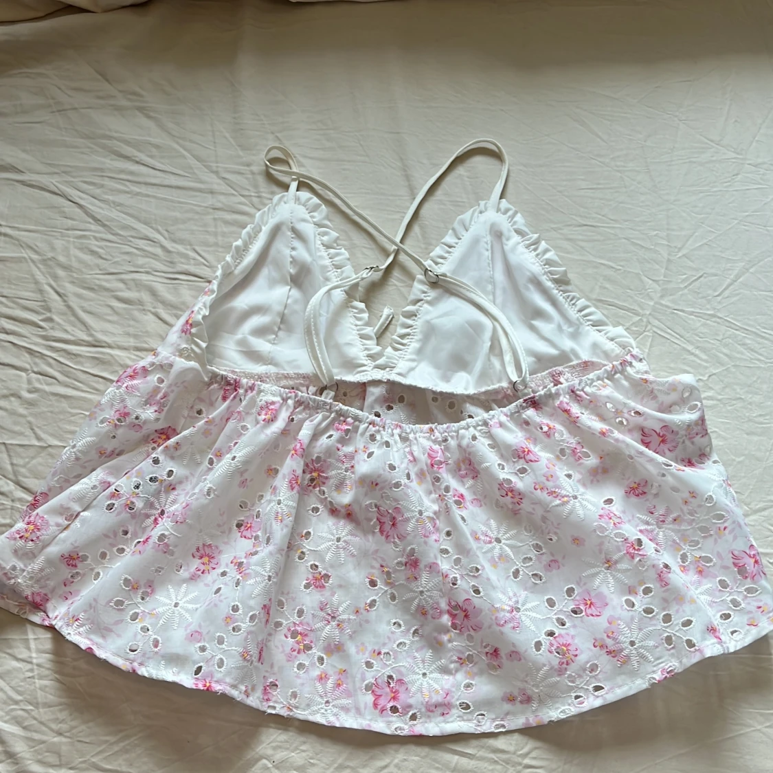 Vit blommig linnetopp - 3