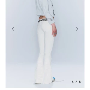 Vita bootcut jeans från Cheap Monday - Söker!!! I storlek 25/30 eller 25/32