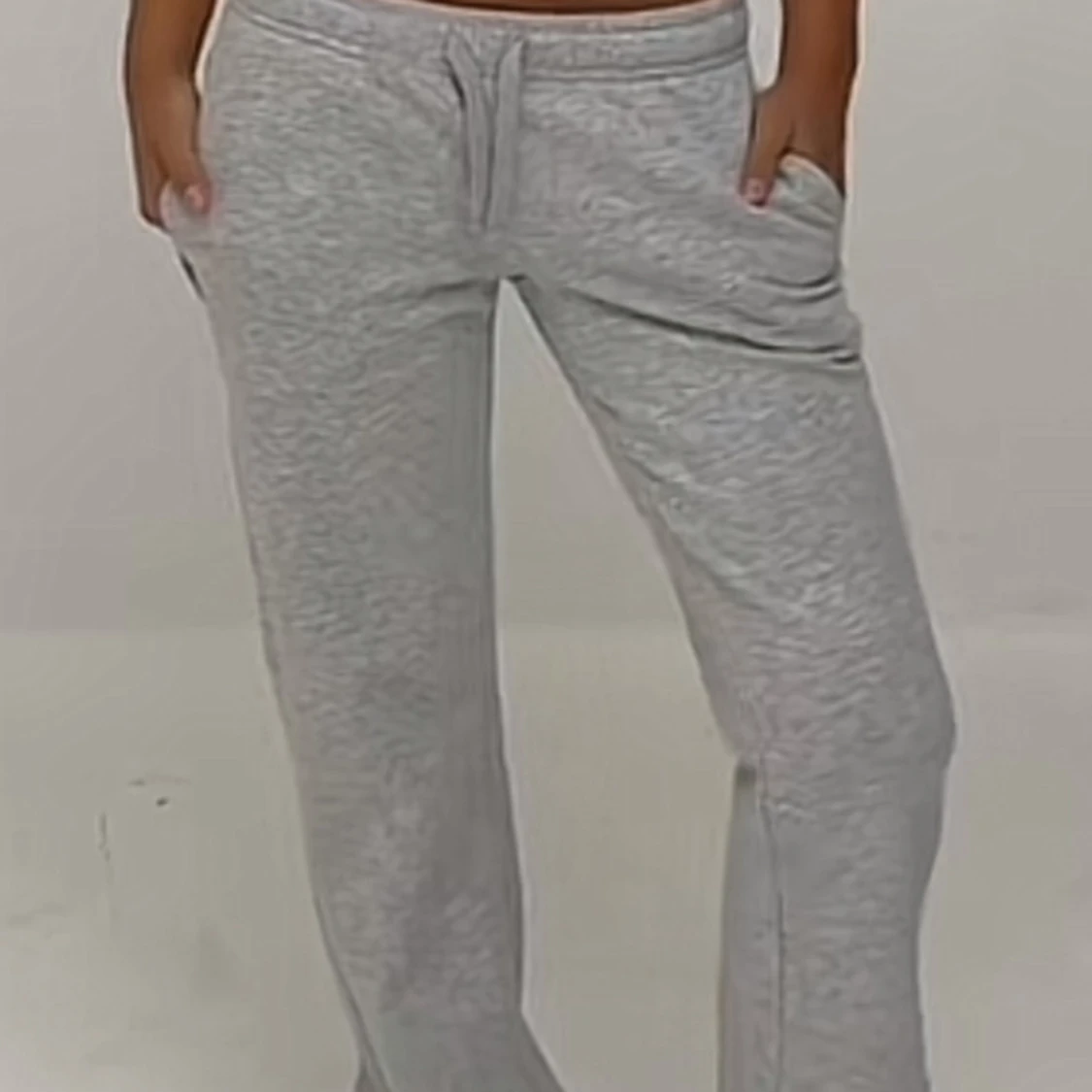 Grå mjukisbyxor med snörning