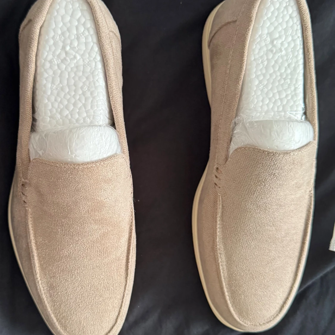 Beige mockaloafers från Old Money - 2