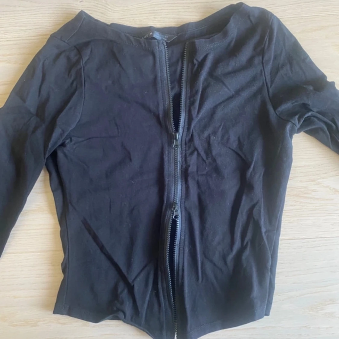 Svarta leggings med slits nertill - 4