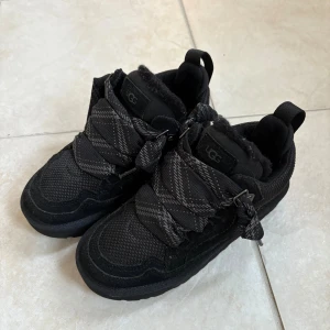 Ugg lowmel sneakers - Inga defekter alls