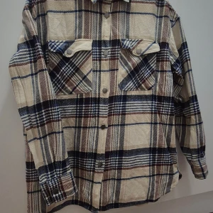 Tunnare skjortjacka  - Nyskick.