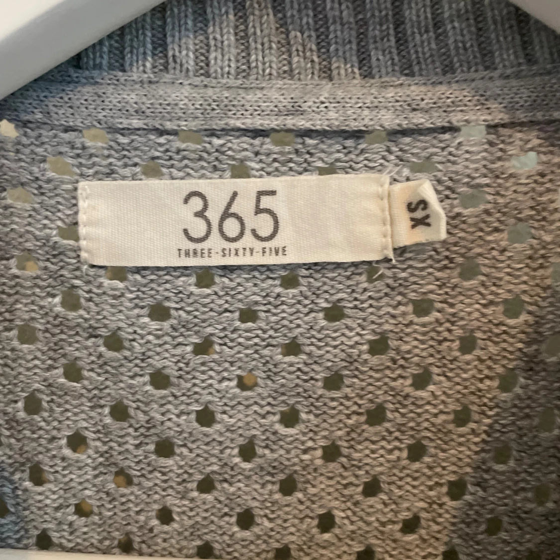 Ljusgrå stickad tröja från 365 - 1