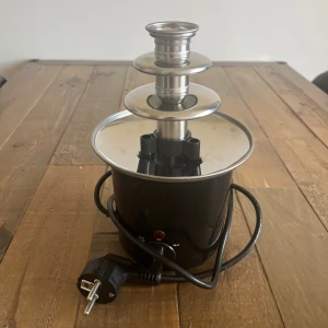 Chockladfontän - Chockladfontän i fint skick! Oanvänd!