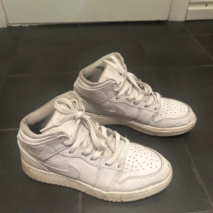 Jordan 1 mid - Använda