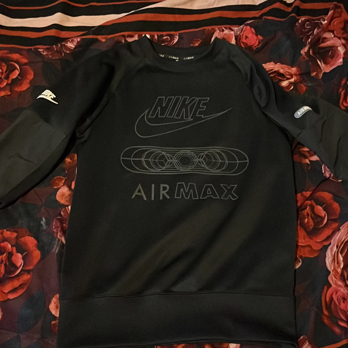 Svart Nike Air Max sweatshirt XS