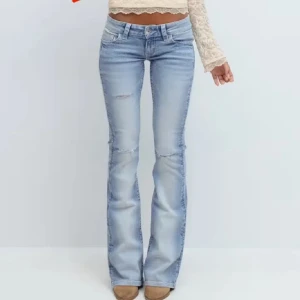 Decorated Low Flare Jeans - I storlek M! Använd fåtal gånger💗 