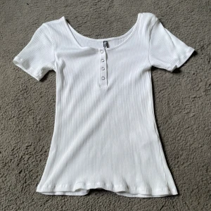 T-shirt - Ny oanvänd T-shirt!