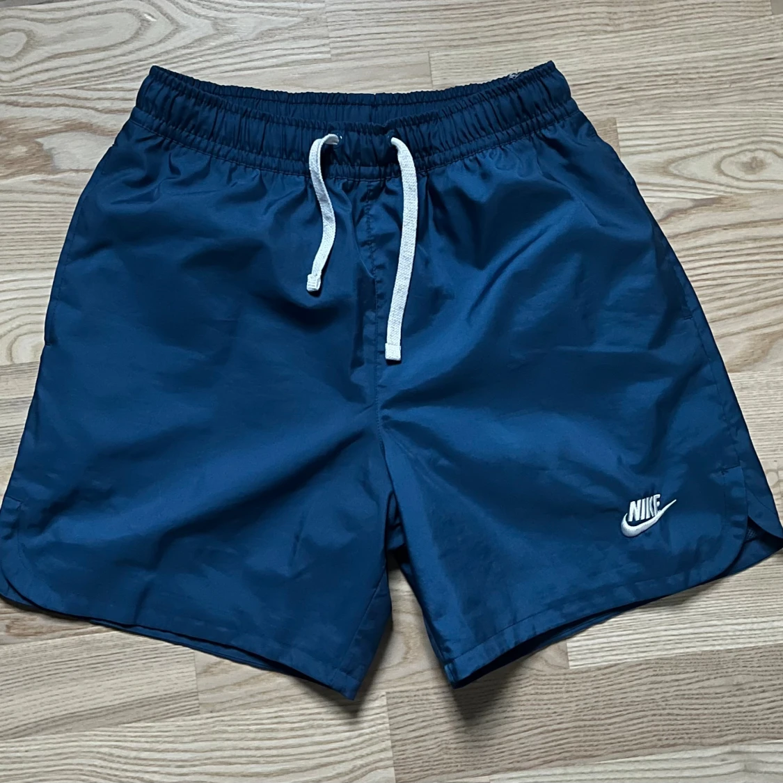 Marinblå Nike shorts med snörning