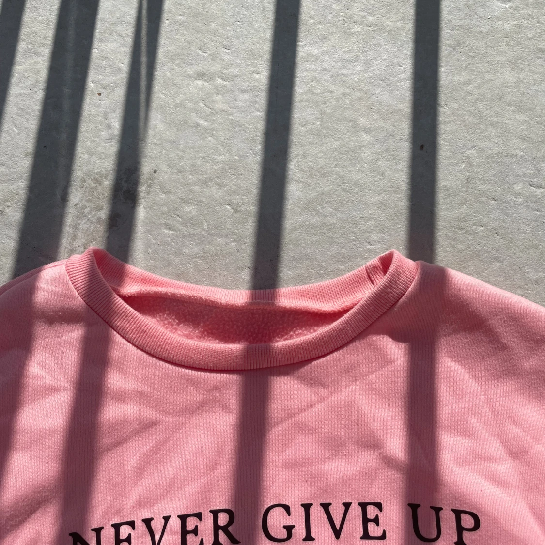 Rosa sweatshirt med texttryck - 2