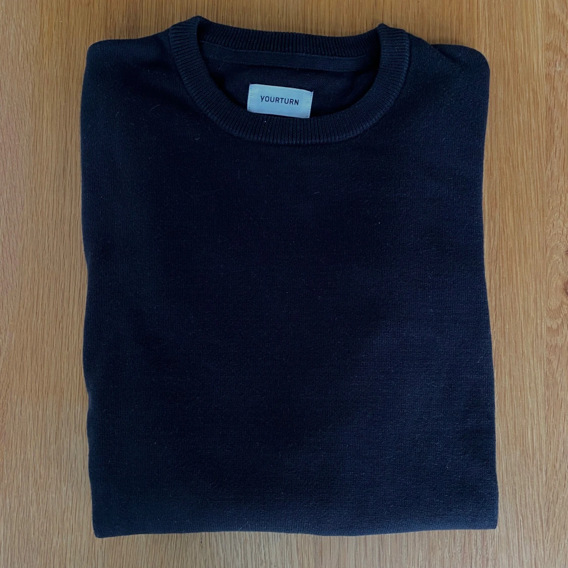 Svart stickad tröja från YOURTURN