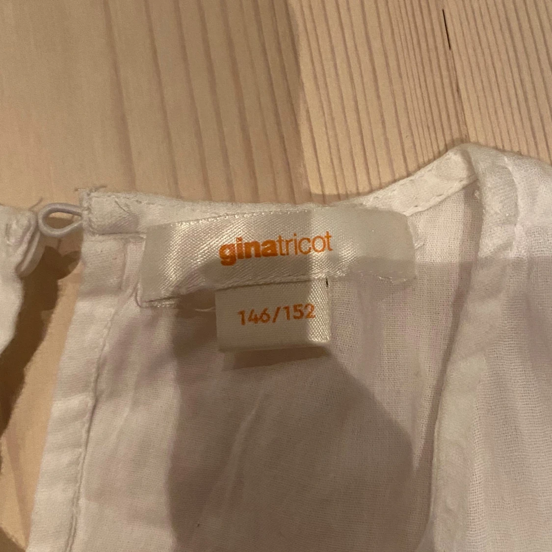 Vit somrig blus från Gina Tricot - 1