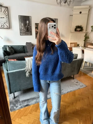 Blå stickad tröja - Blå mysig stickad tröja från H&M i strl M !💙