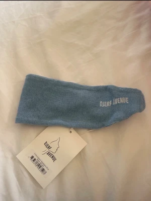 Djerf avenue headband  - Prislapp kvar
