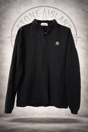 Svart långärmad tröja | Stone Island - Tja, jag säljer min stone island tröja den är vitage men den har bara används fåtal gånger. Rök och djur fritt hem.