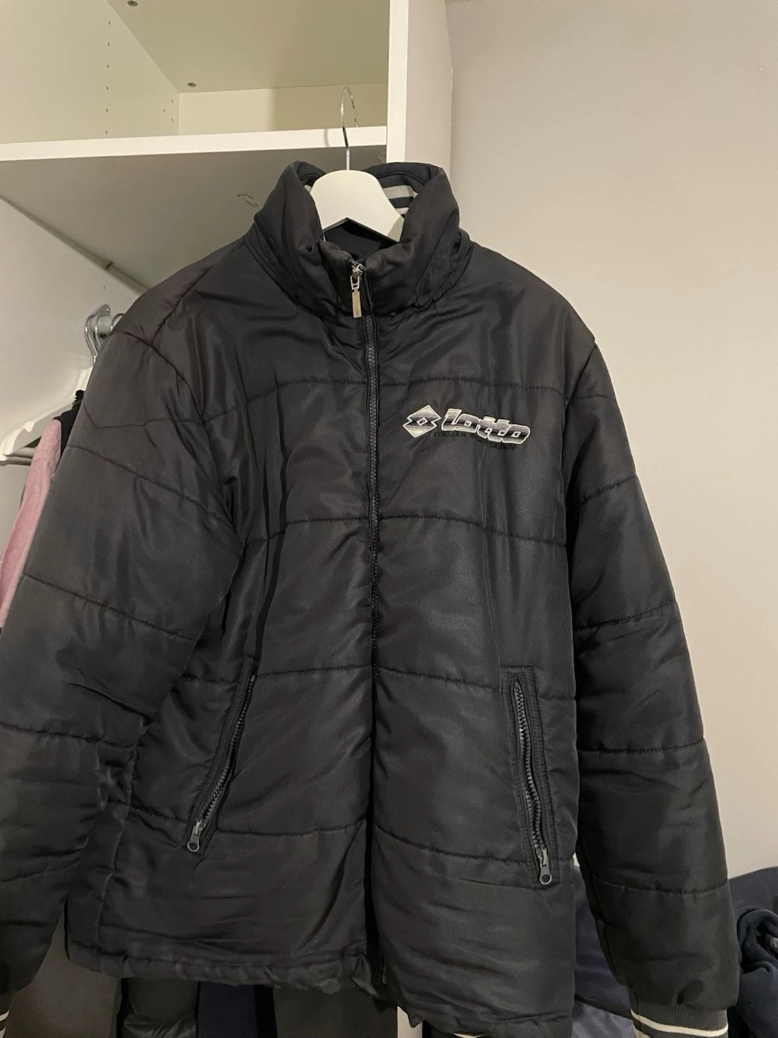 Svart pufferjacka från Lotto - 2