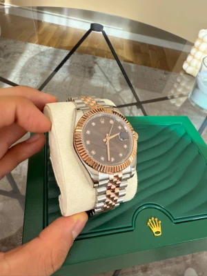 Choclate diamond dial klocka - Herrmodellen, 41mm