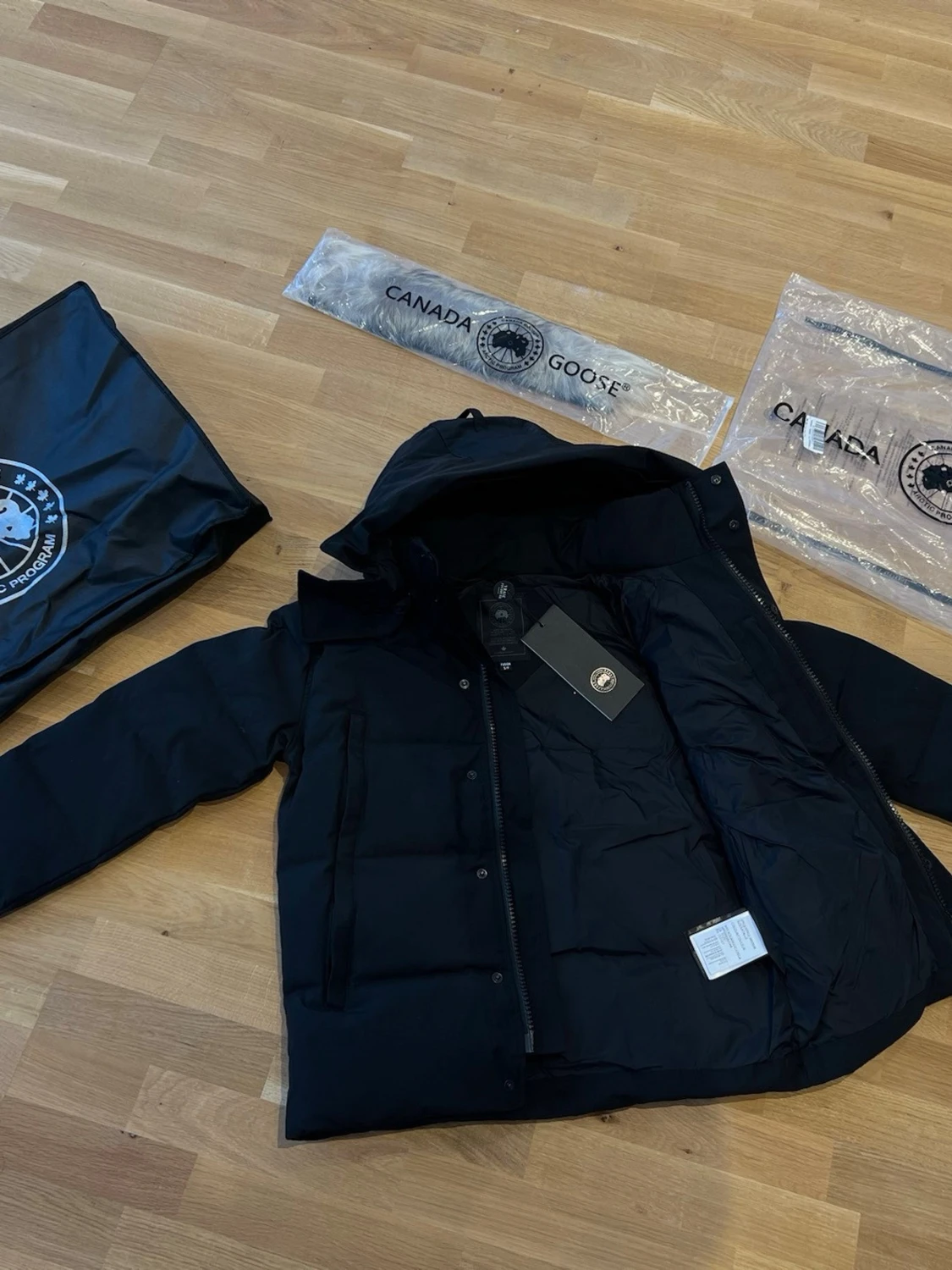 Svart dunjacka från Canada Goose - 2