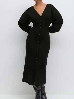 Stickad klänning   - Stickad kläning från Gina tricot, använd en gång💓nypris 600kr