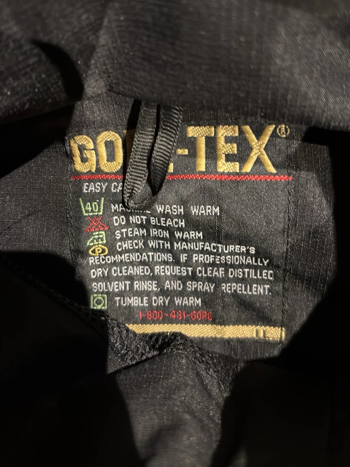 Svart regnjacka från Arc'teryx - 3