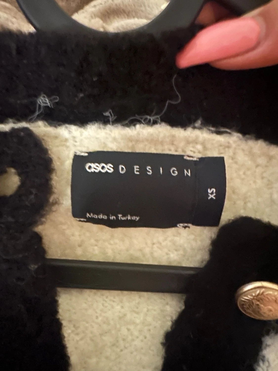 Krämvit kofta med svarta detaljer ASOS - 1