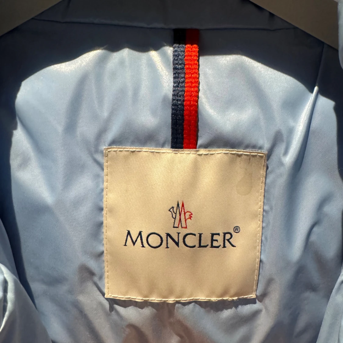 Blå dunväst med huva från Moncler - 2