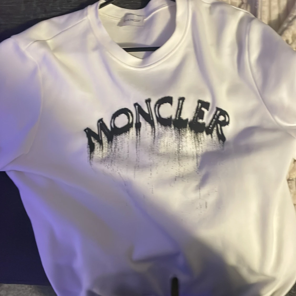 Vit sweatshirt från Moncler.  S/M - 3