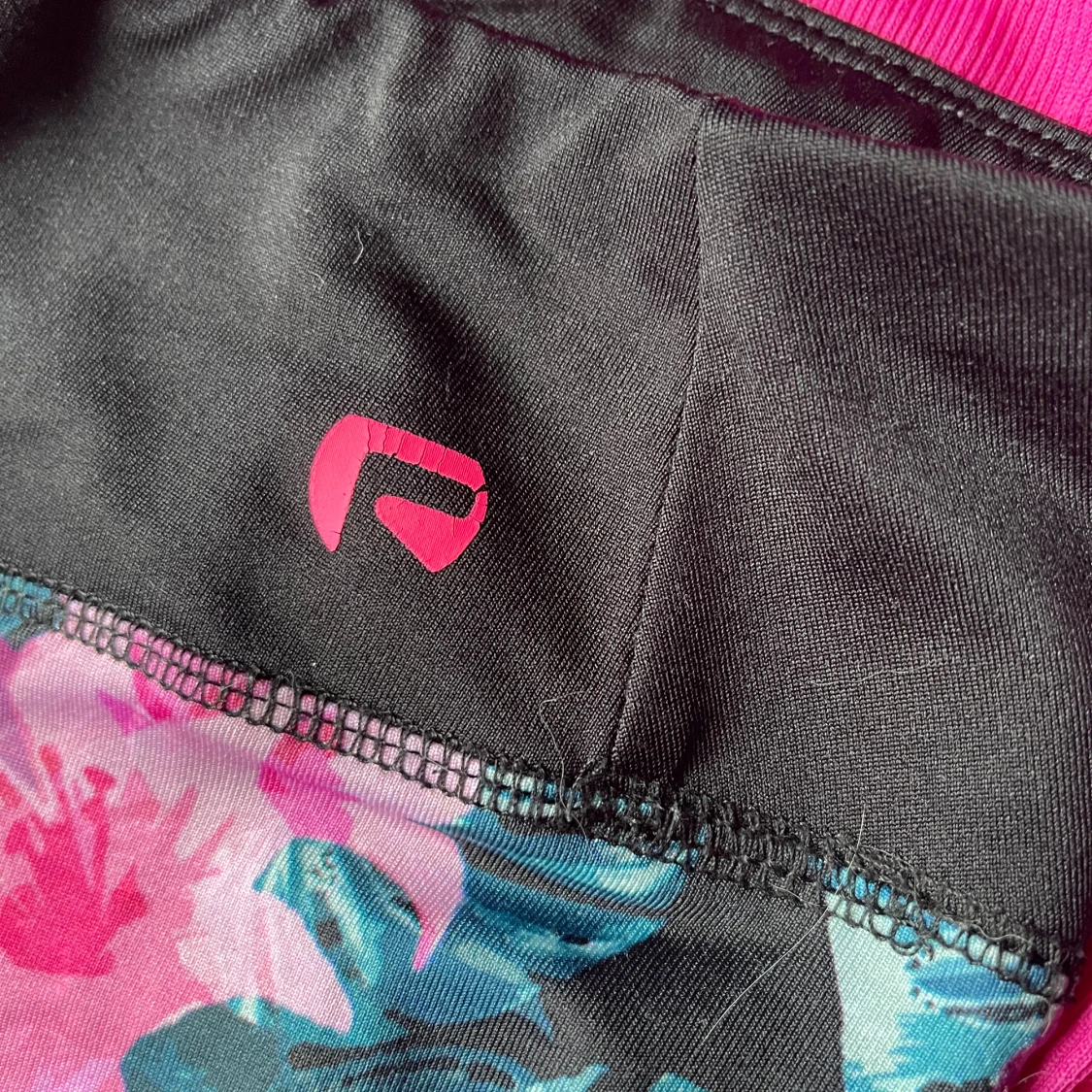 Blommiga träningsleggings från H&M Sport - 4