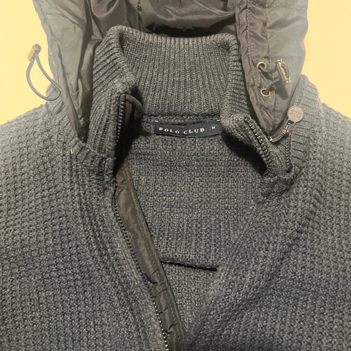 Mörkblå stickad hoodie från Polo Club - 2