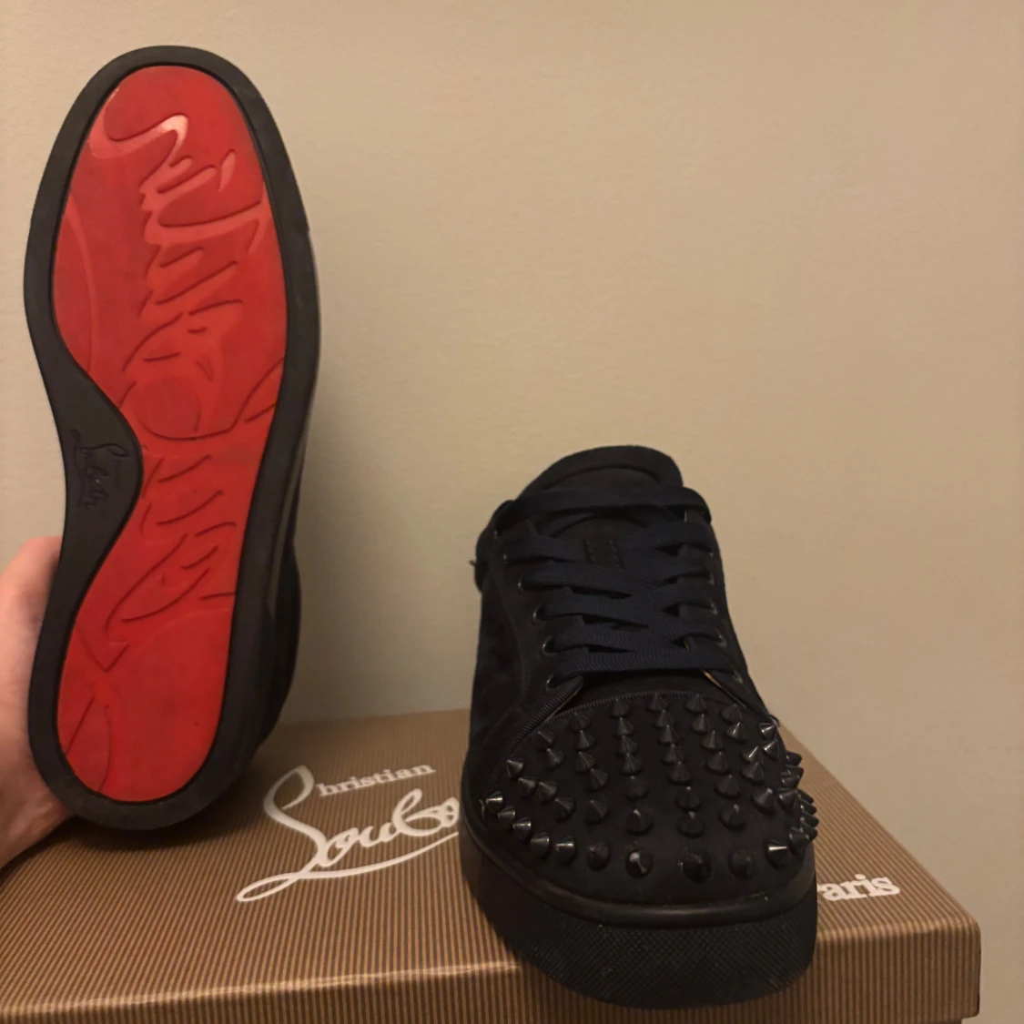 Christian Louboutins i mörkblått