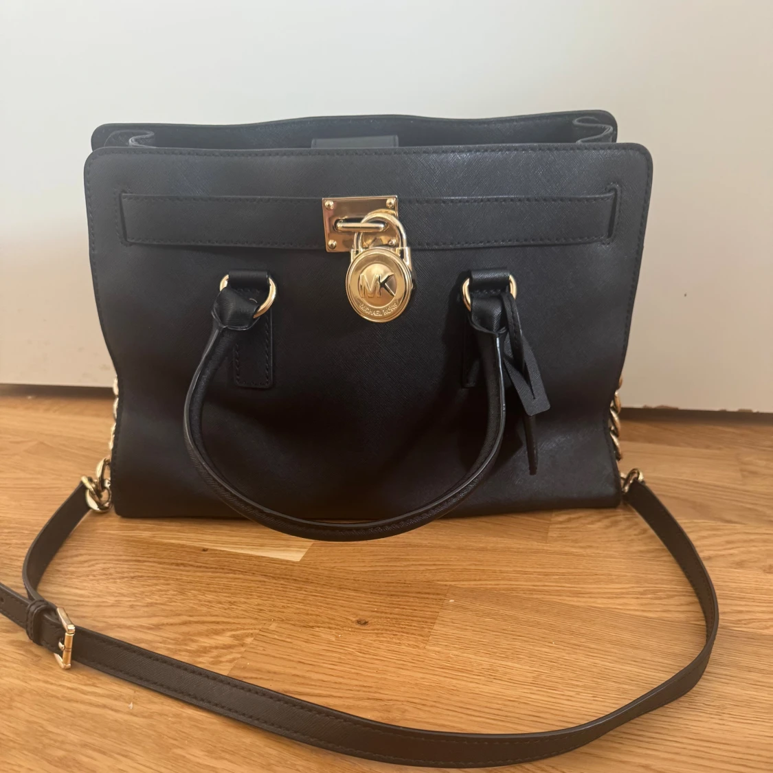 Svart handväska från Michael Kors