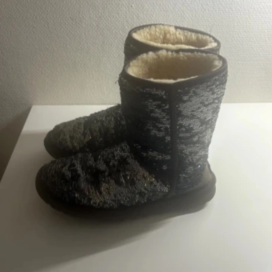 Glittriga UGG boots med paljetter - 1