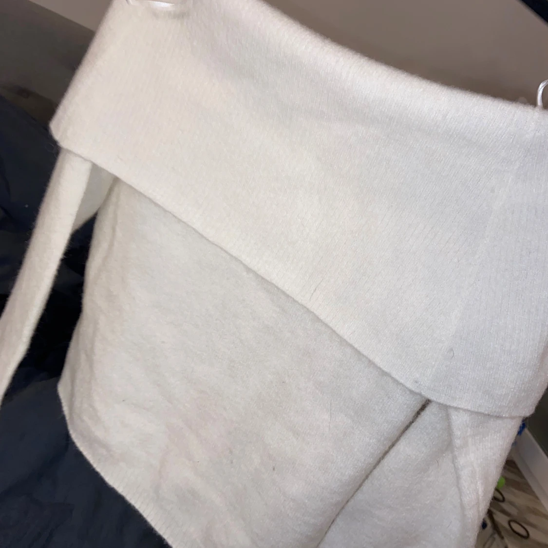 Vit stickad off shoulder tröja - 1