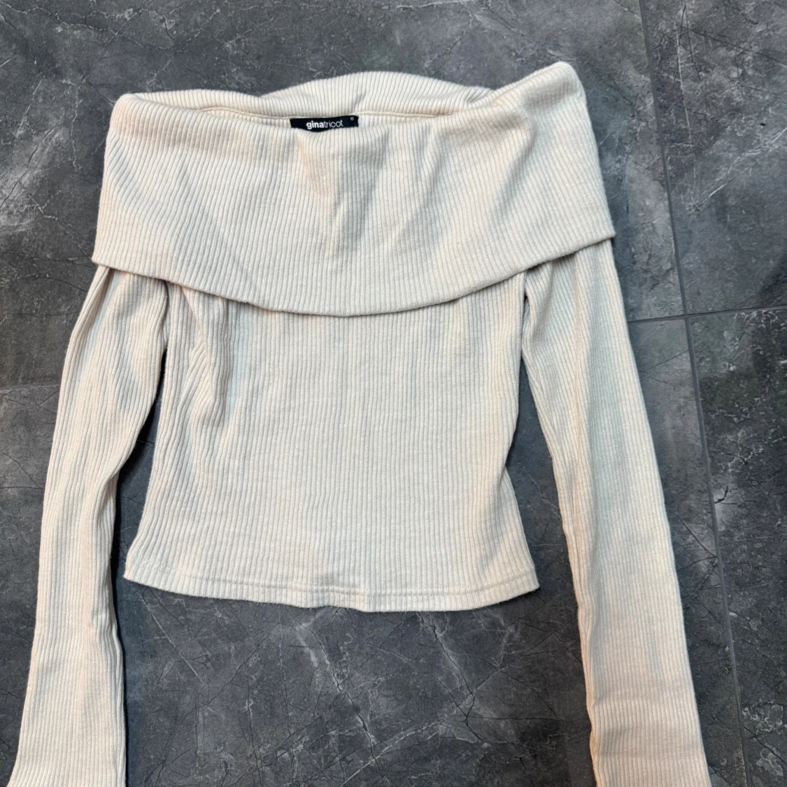 Off-shoulder topp - 3