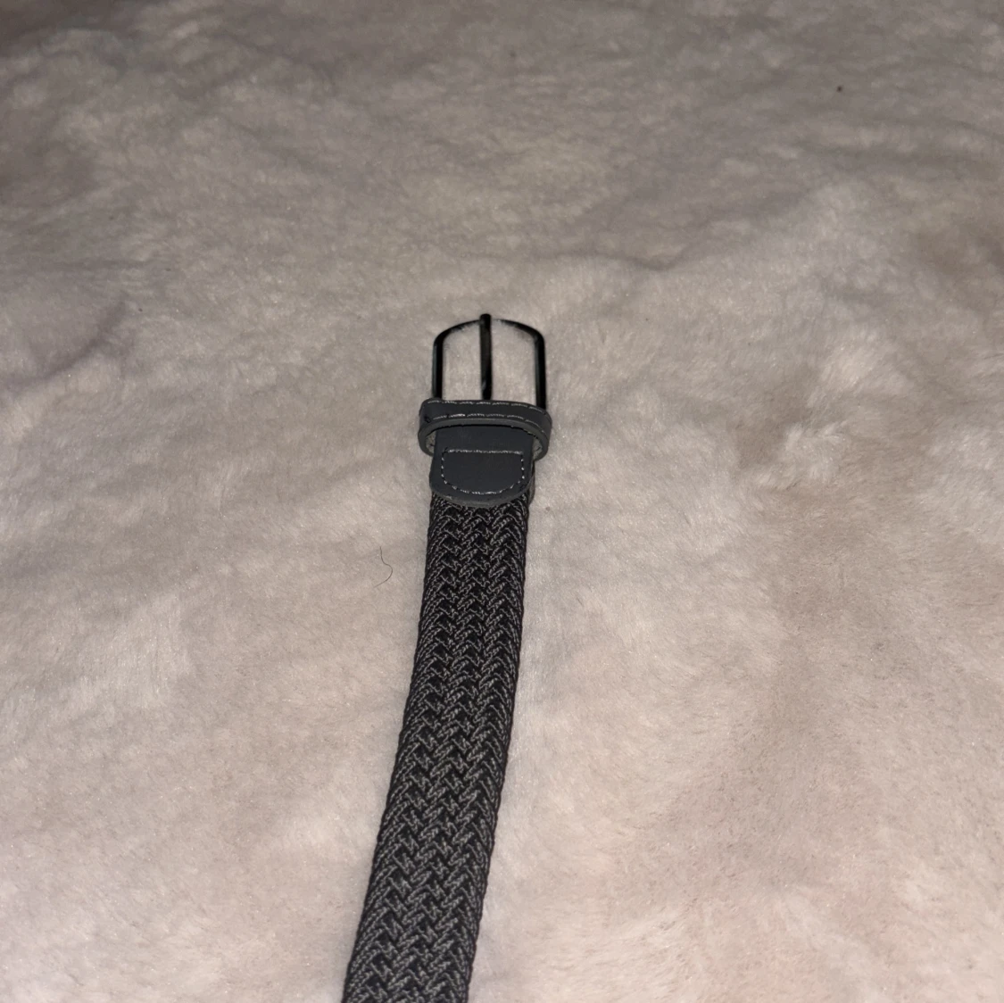 Svart flätat bälte med silverfärgat spänne - 2