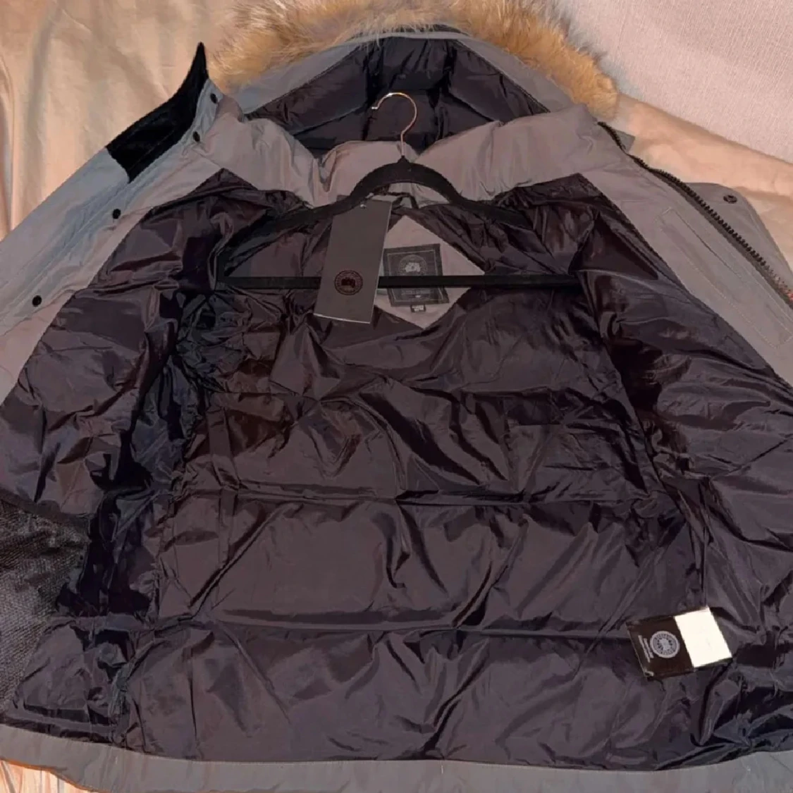  Canada Goose grey black label  - 2