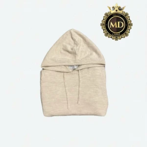 merinoull hoodie från Ahlquist Clothing - Snygg beige hoodie från Ahlquist Clothing i 100% merinoull. Tröjan har huva med snörning och långa ärmar, samt ribbade muddar vid ärmslut och nederkant. Perfekt för dig som gillar stilrena och mjuka plagg med chill vibe. Tröjan är i mycket fint skick. Skriv vid frågor eller mer bilder⚜️