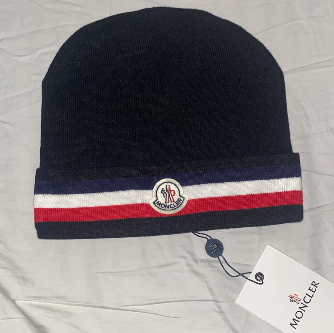 Moncler mössa med ränder