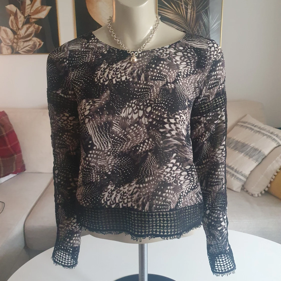 Underbar & läcker blus * Stl 36-38 * mått i text