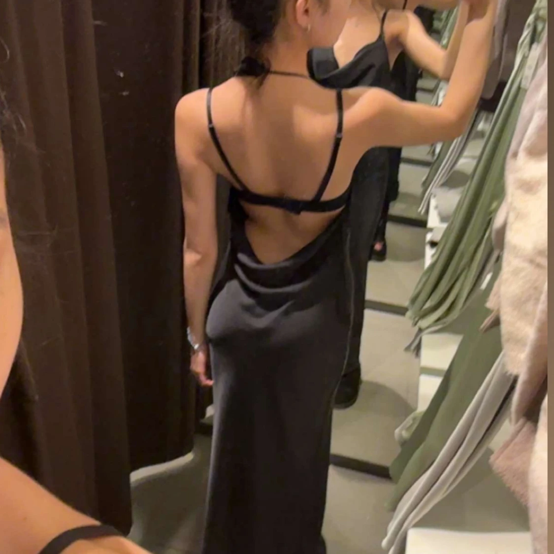 Säljer min balklänning  - 1