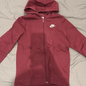 Nike zip - Byxor finns i inlägget under