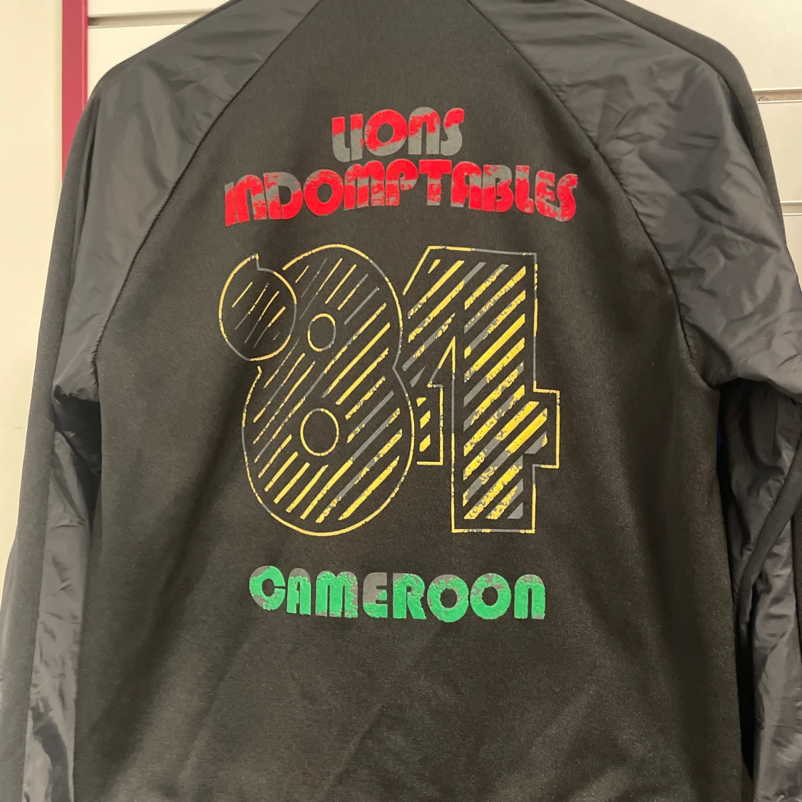 Svart Puma vindjacka Cameroon 84