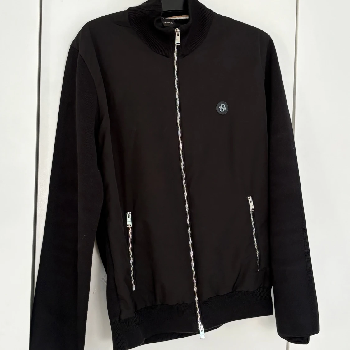 Svart bomberjacka från BOSS